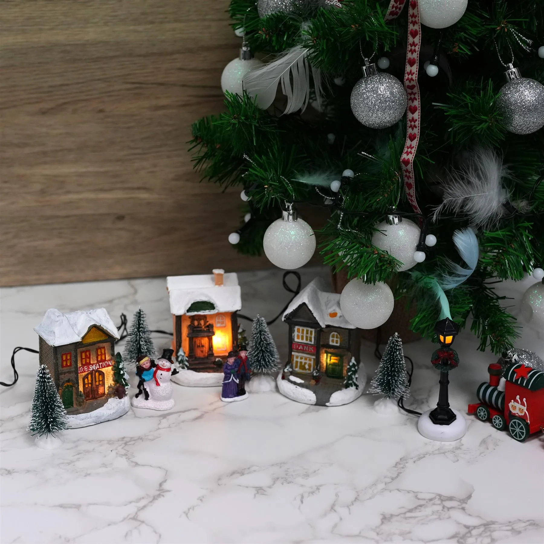 10pc Christmas Village Set