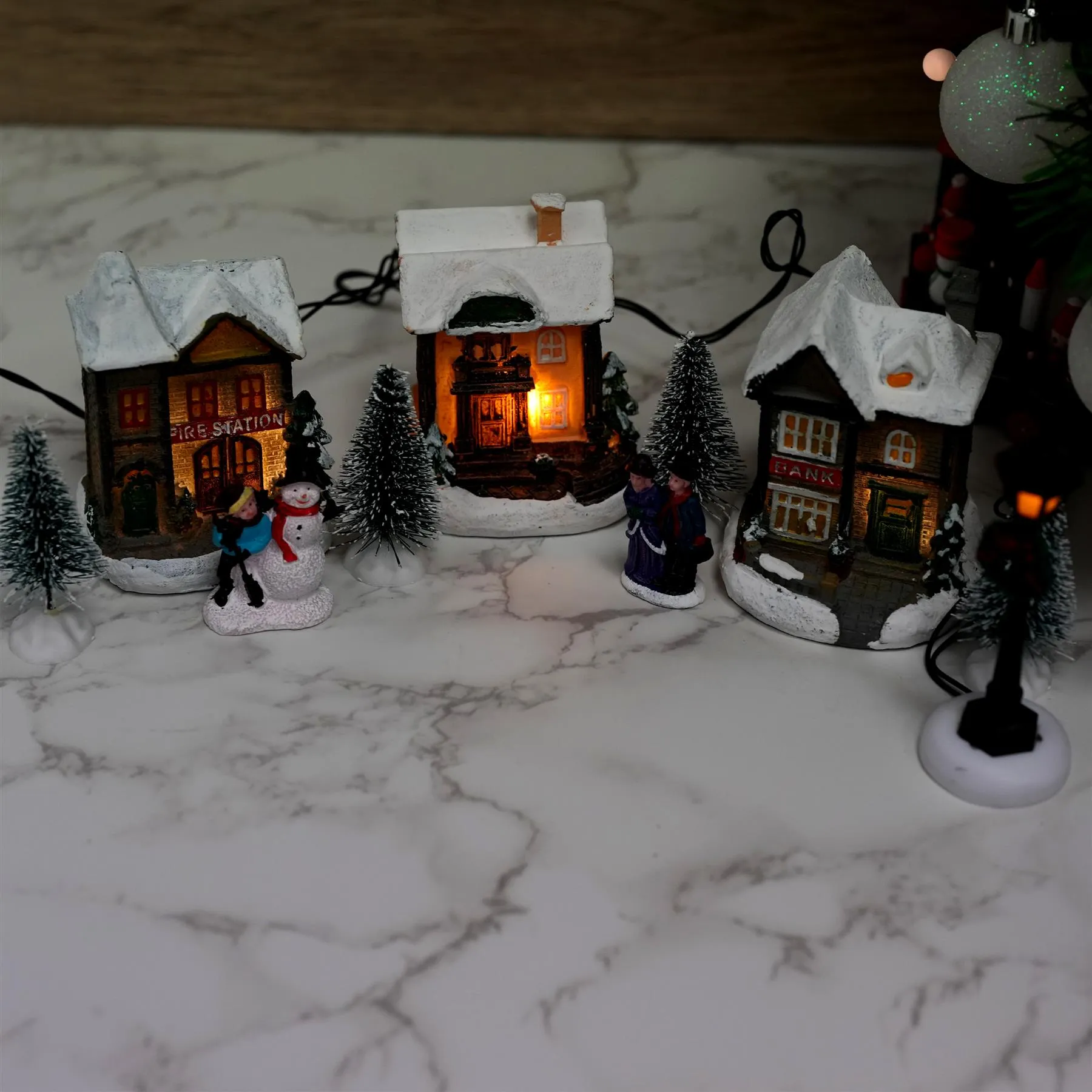 10pc Christmas Village Set