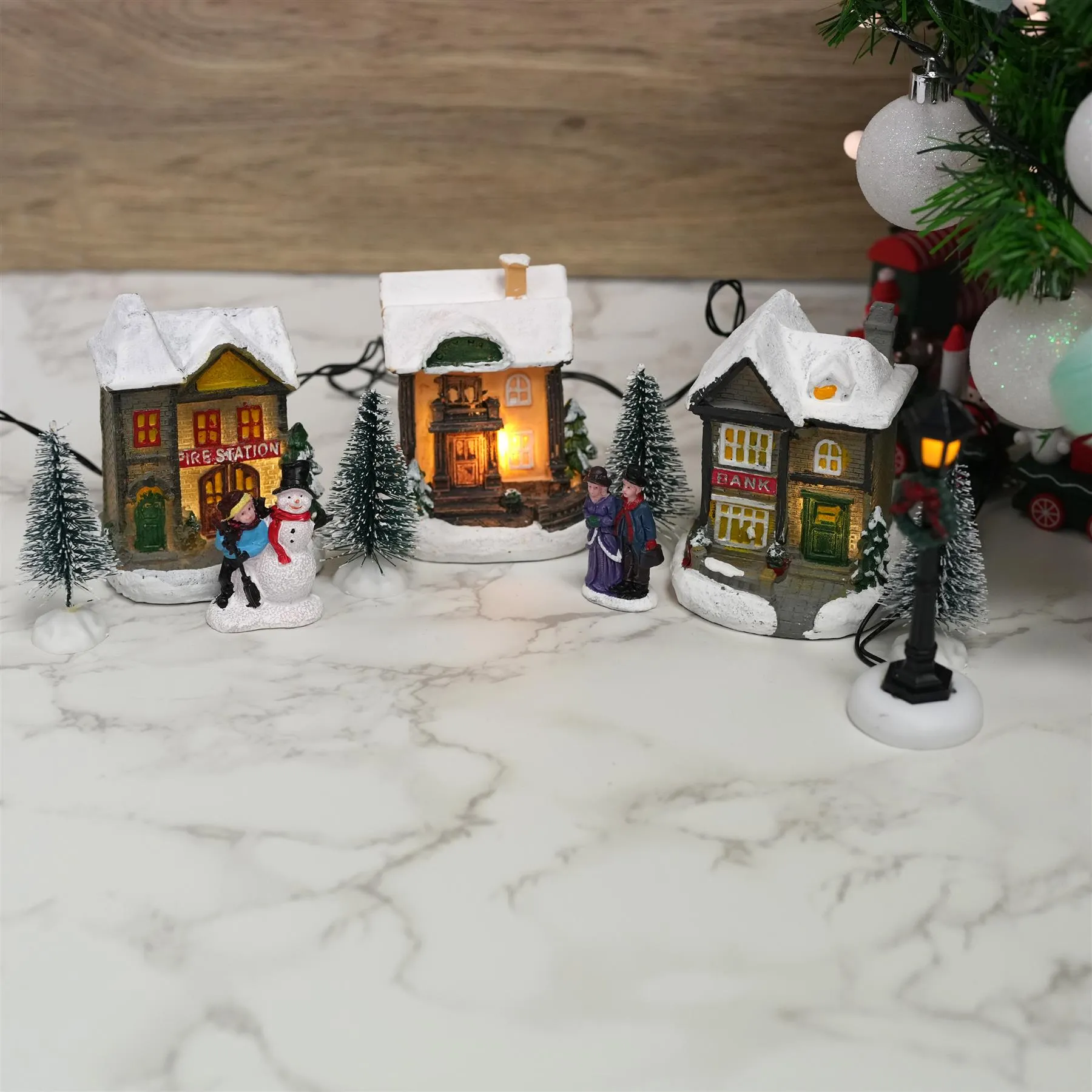 10pc Christmas Village Set