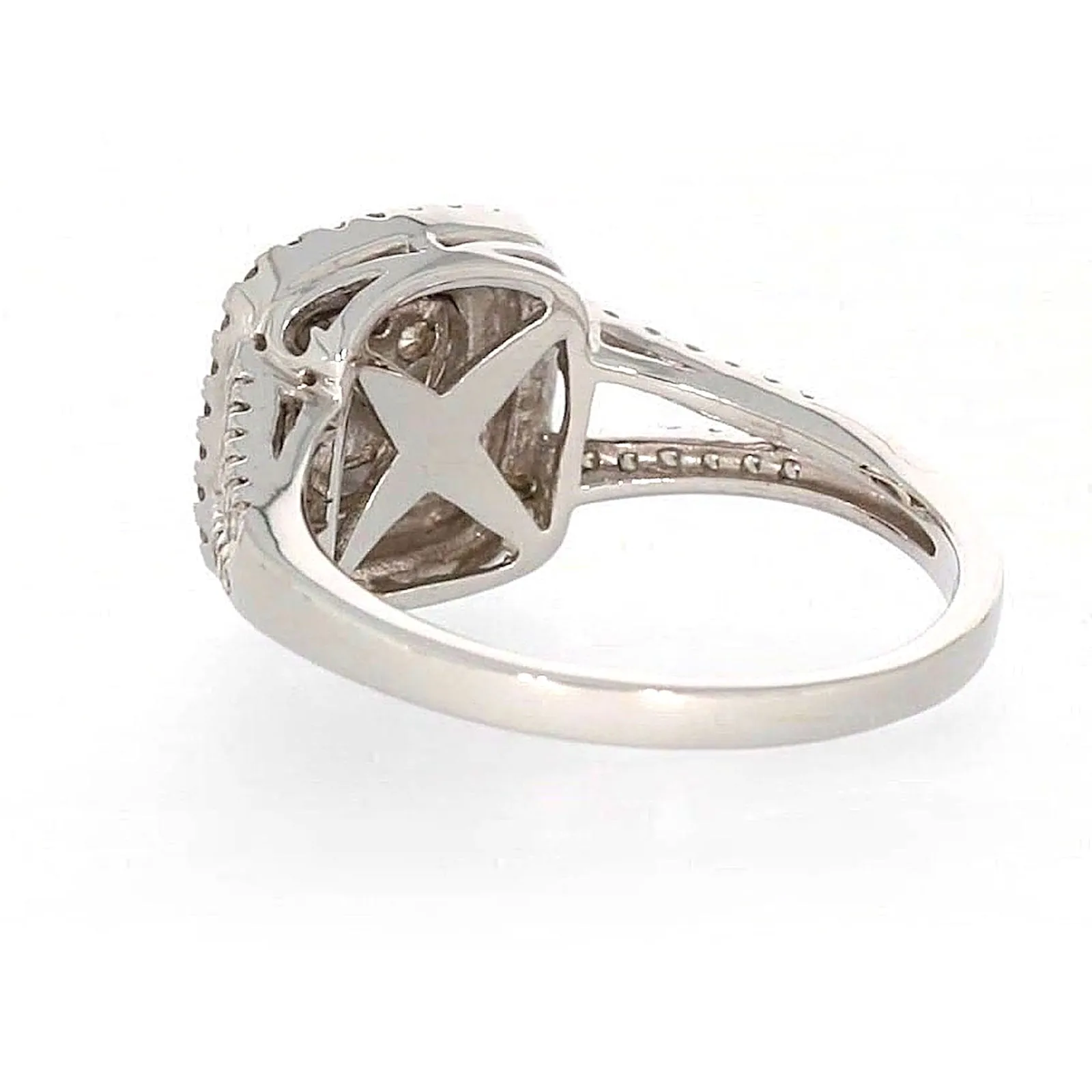 9ct White Gold Round Brilliant Cut with 1 CARAT tw of Diamonds Ring