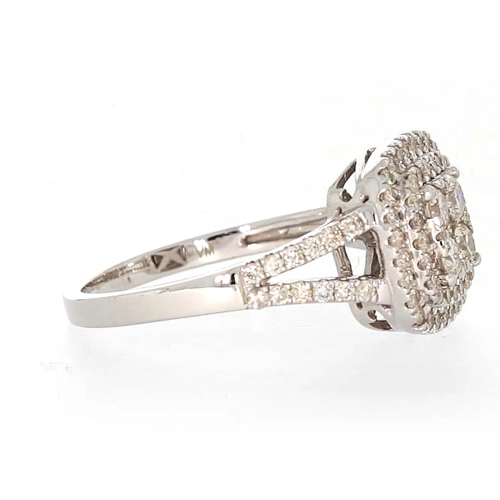 9ct White Gold Round Brilliant Cut with 1 CARAT tw of Diamonds Ring