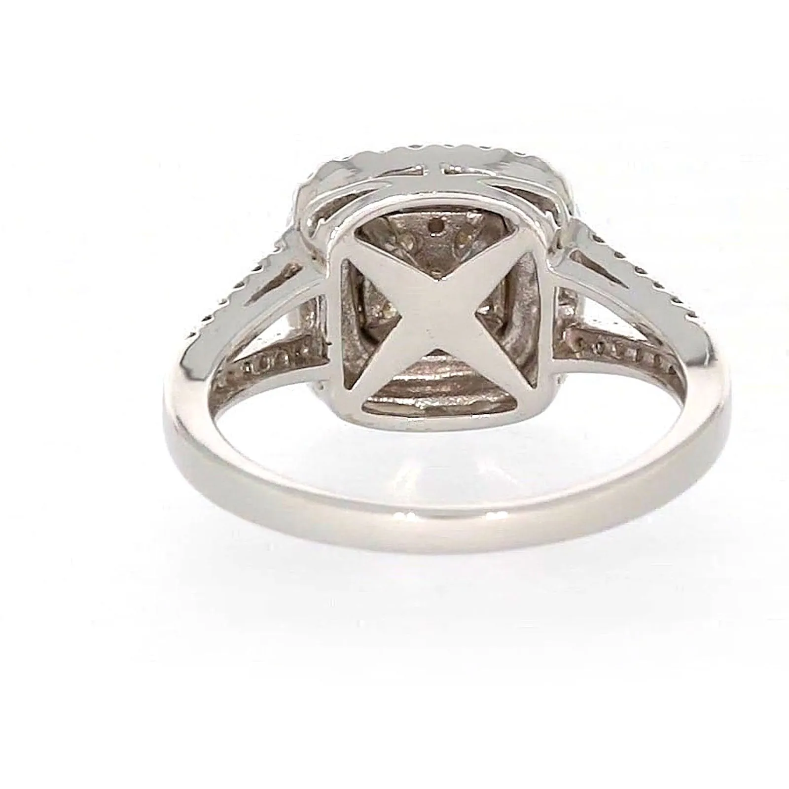 9ct White Gold Round Brilliant Cut with 1 CARAT tw of Diamonds Ring