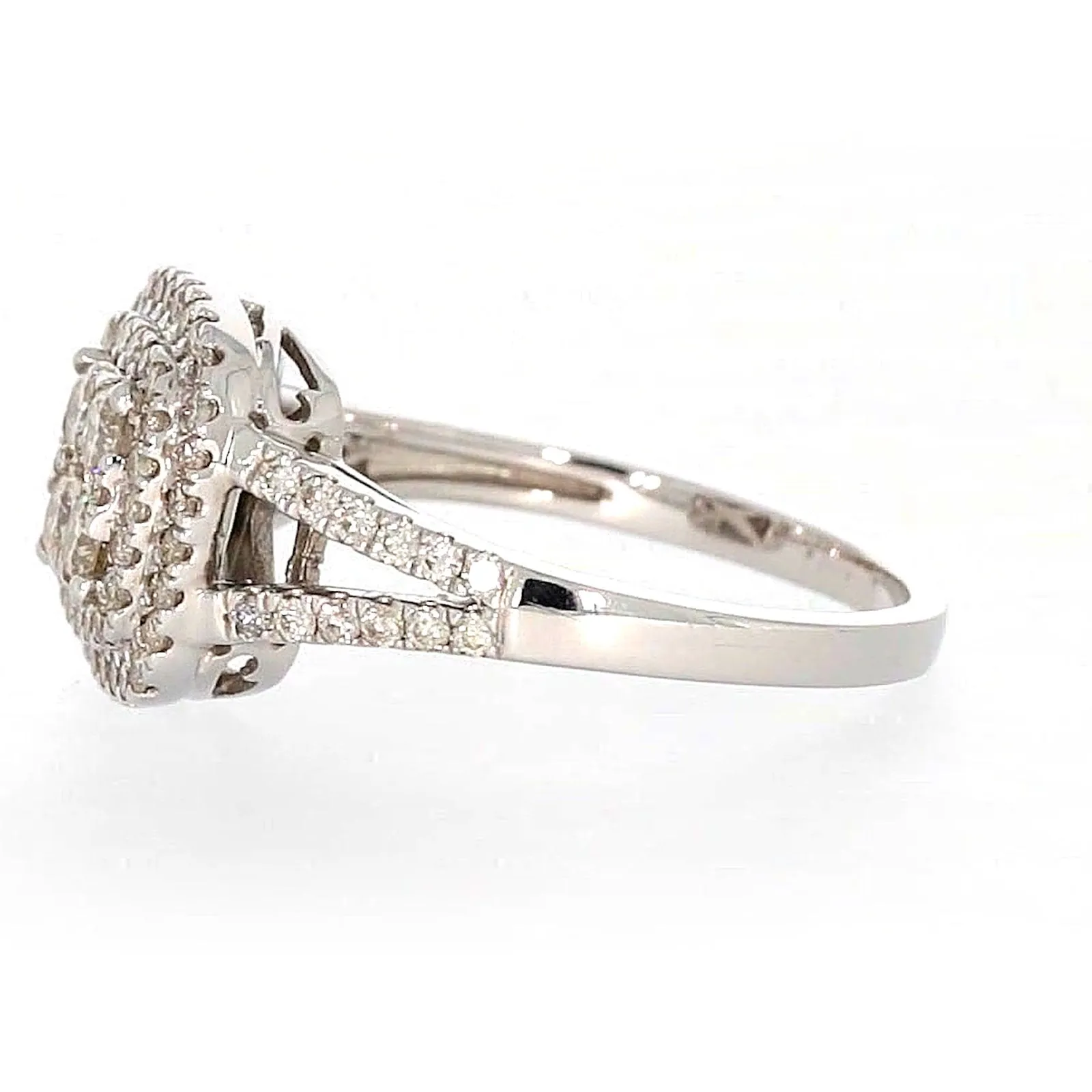 9ct White Gold Round Brilliant Cut with 1 CARAT tw of Diamonds Ring