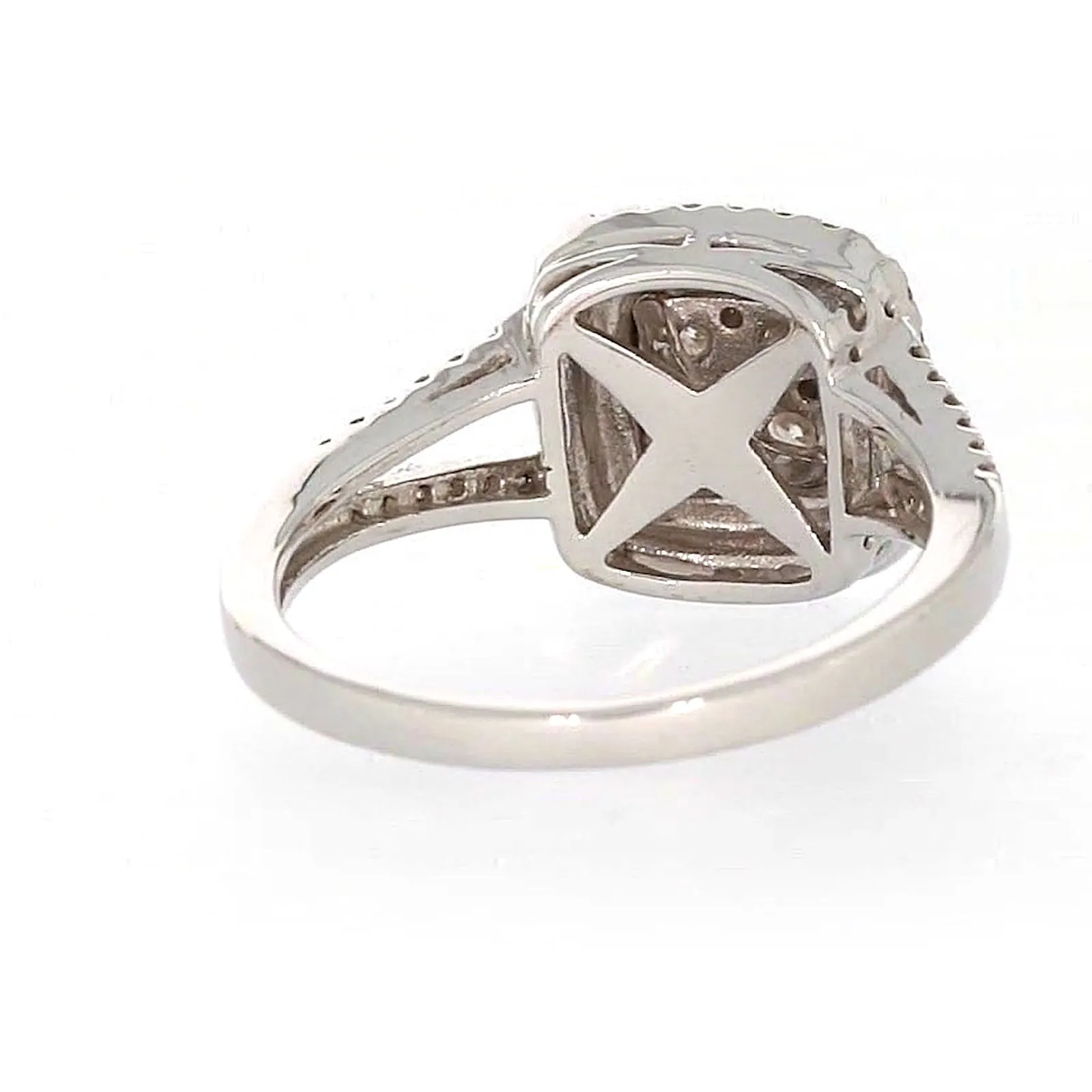 9ct White Gold Round Brilliant Cut with 1 CARAT tw of Diamonds Ring