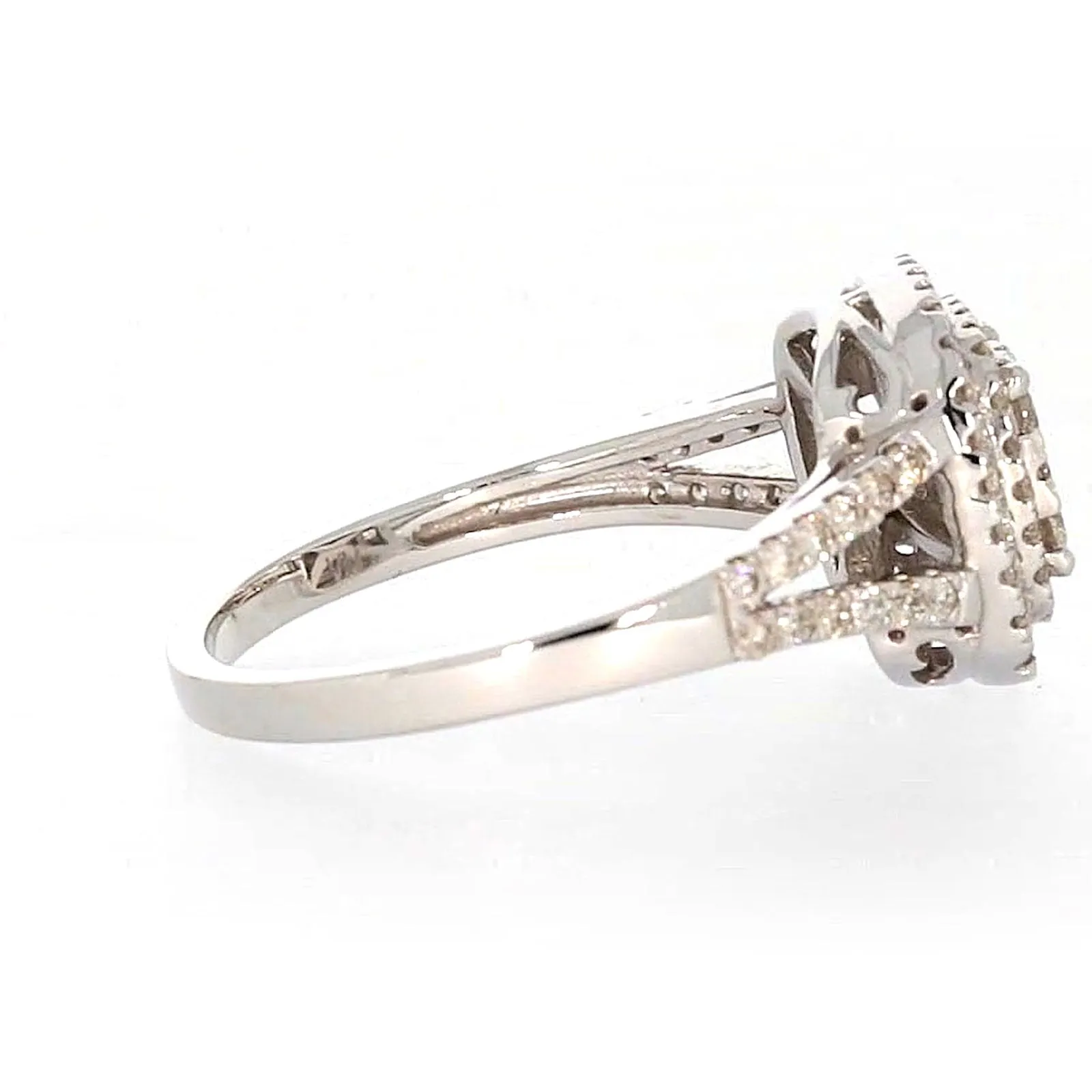 9ct White Gold Round Brilliant Cut with 1 CARAT tw of Diamonds Ring