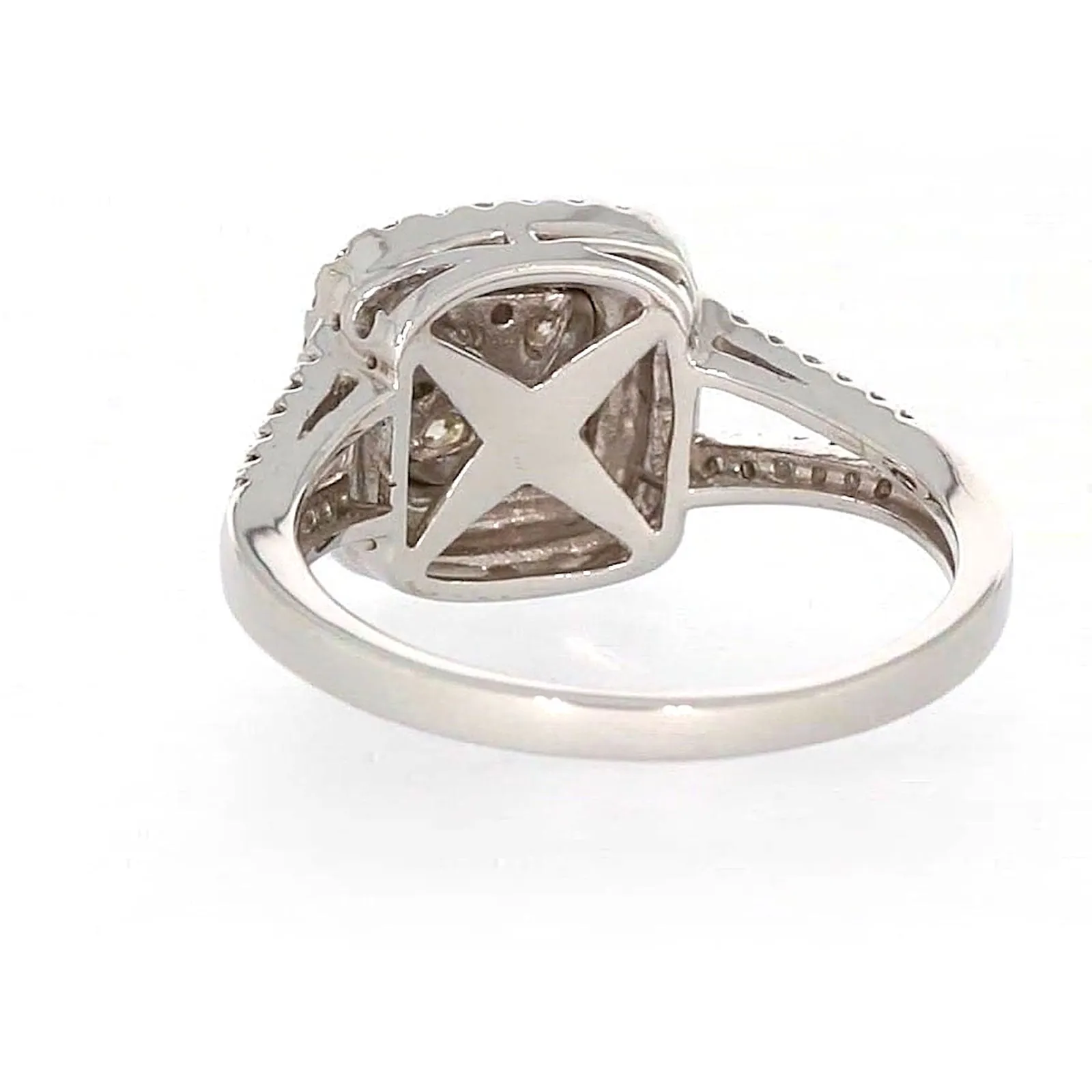 9ct White Gold Round Brilliant Cut with 1 CARAT tw of Diamonds Ring