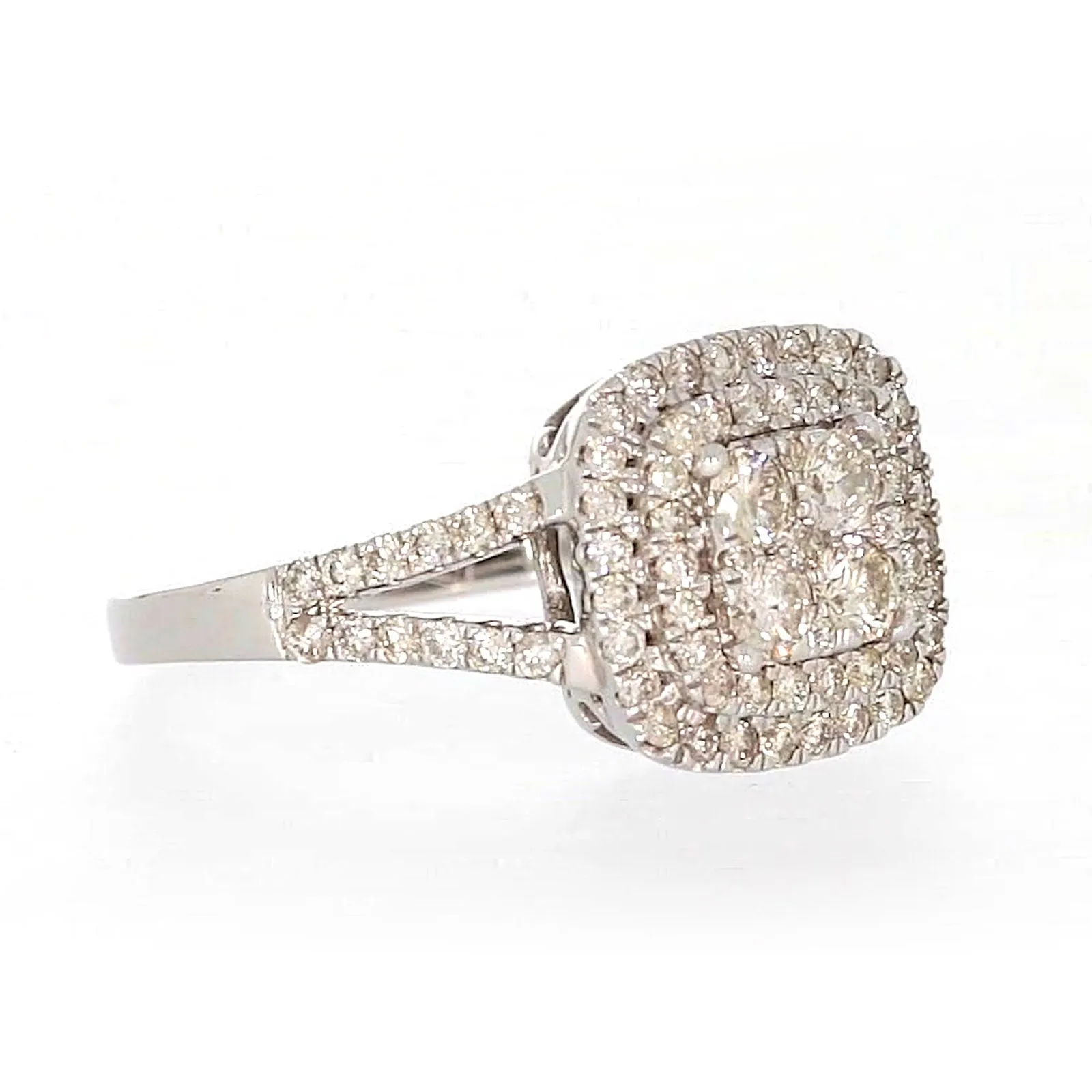 9ct White Gold Round Brilliant Cut with 1 CARAT tw of Diamonds Ring