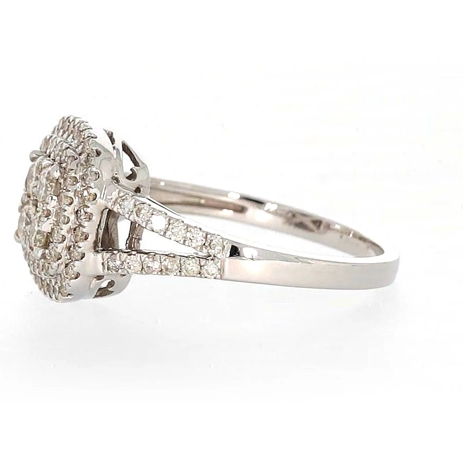 9ct White Gold Round Brilliant Cut with 1 CARAT tw of Diamonds Ring