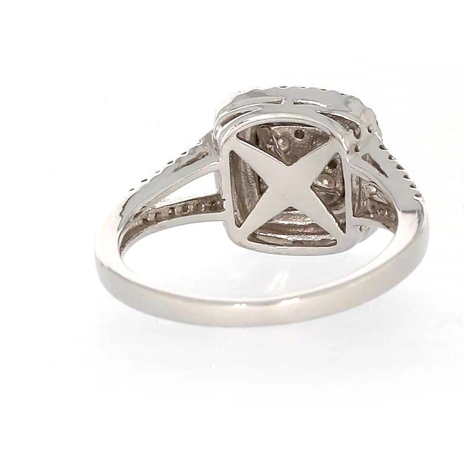 9ct White Gold Round Brilliant Cut with 1 CARAT tw of Diamonds Ring