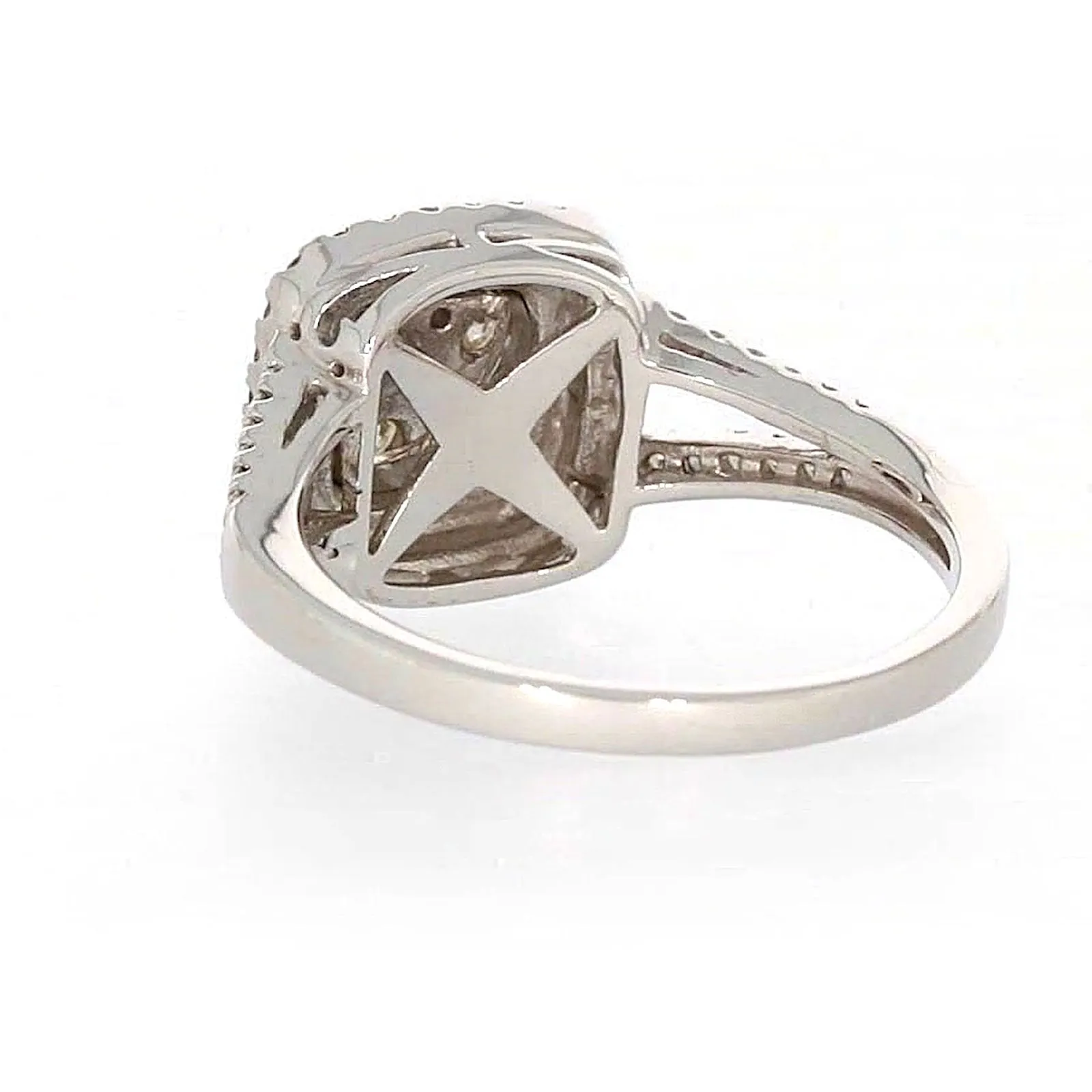 9ct White Gold Round Brilliant Cut with 1 CARAT tw of Diamonds Ring