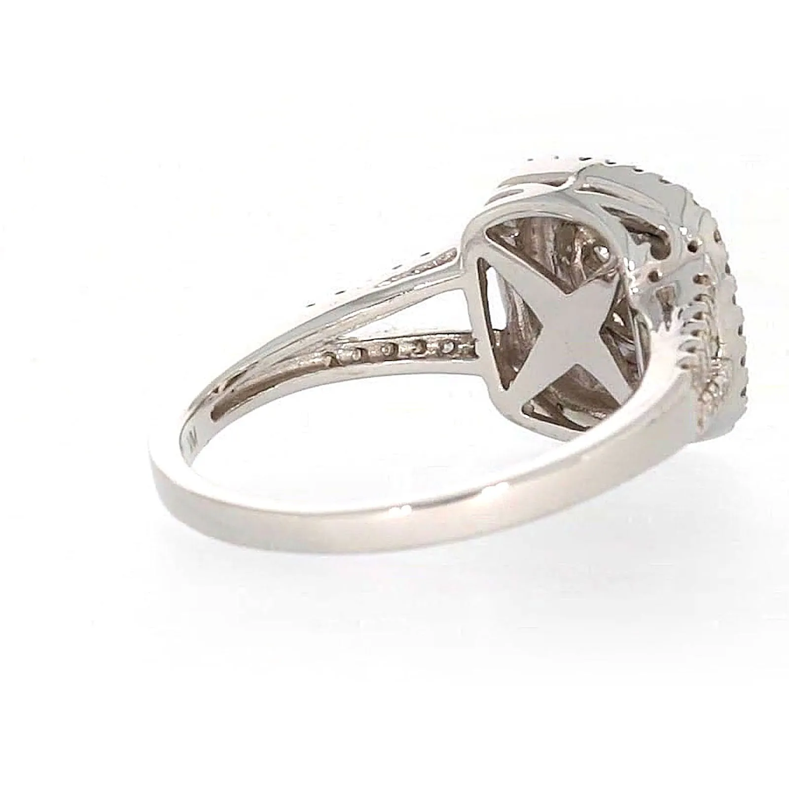 9ct White Gold Round Brilliant Cut with 1 CARAT tw of Diamonds Ring