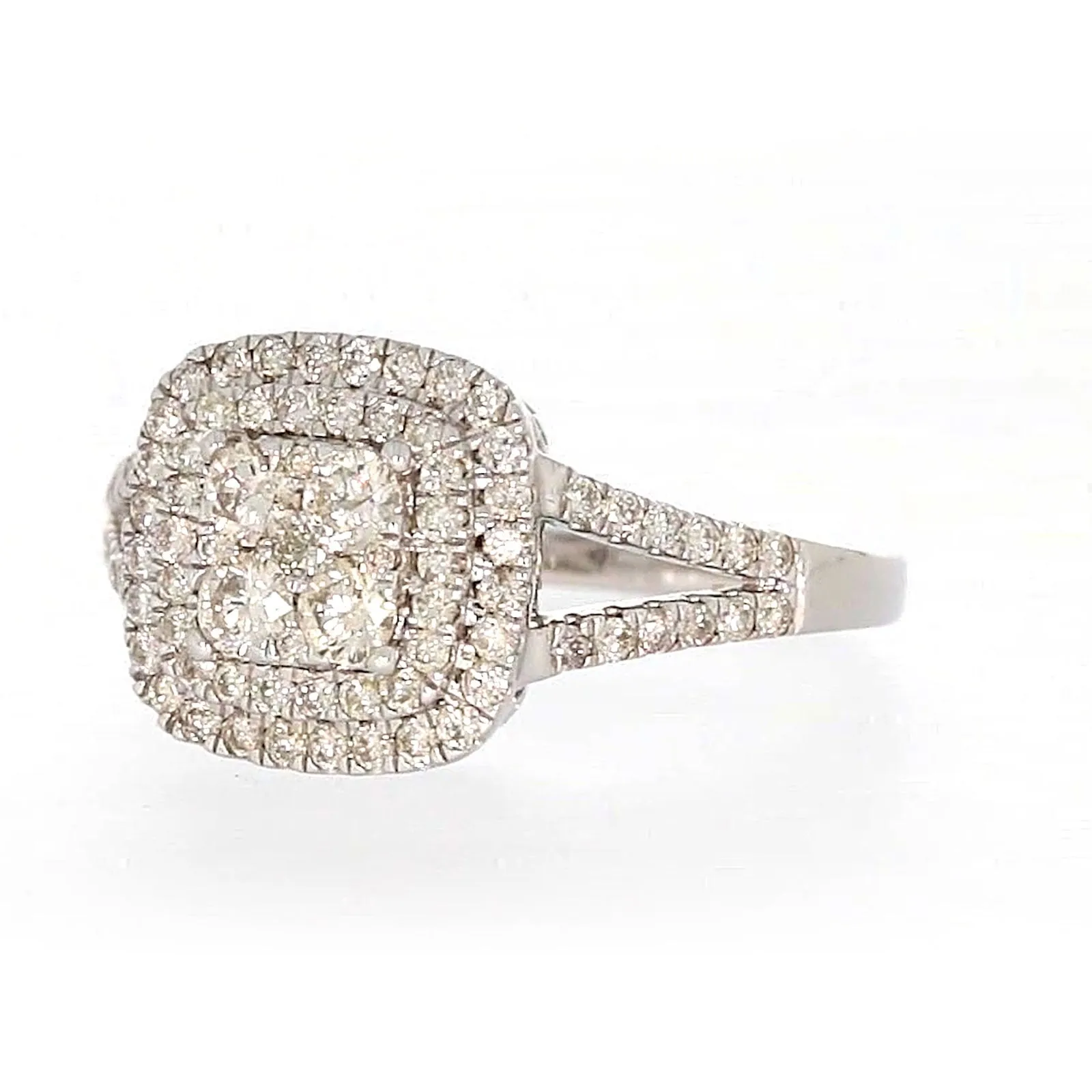 9ct White Gold Round Brilliant Cut with 1 CARAT tw of Diamonds Ring