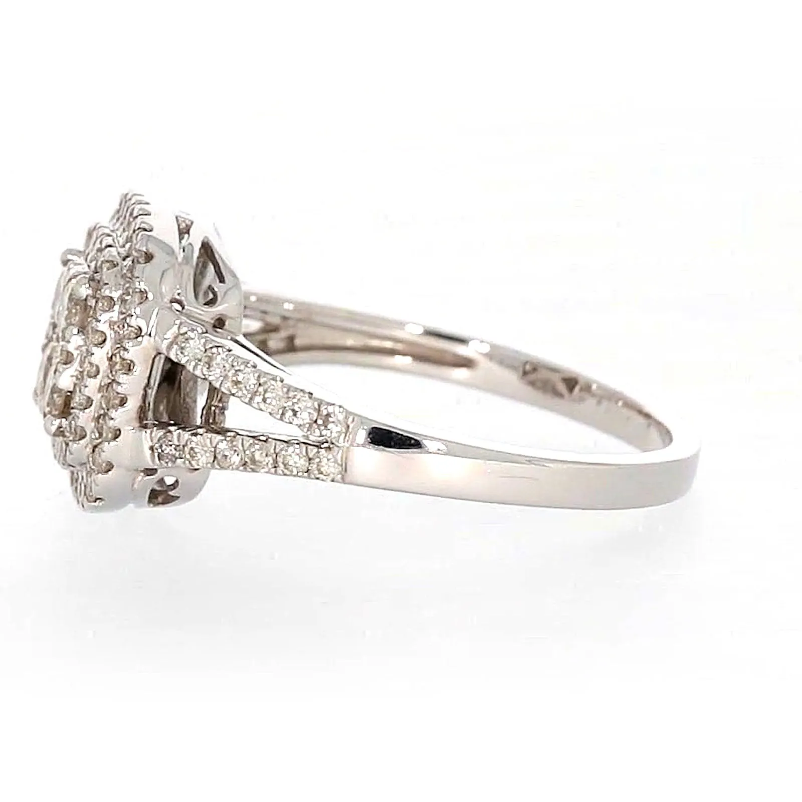9ct White Gold Round Brilliant Cut with 1 CARAT tw of Diamonds Ring