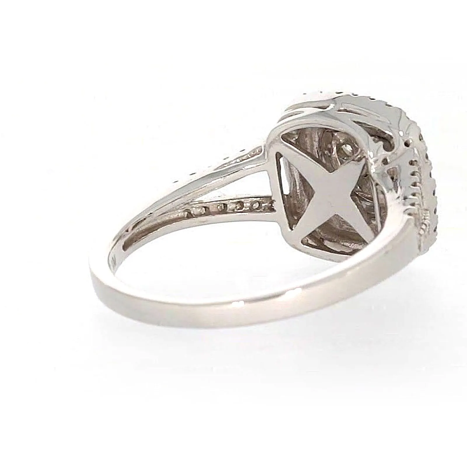 9ct White Gold Round Brilliant Cut with 1 CARAT tw of Diamonds Ring