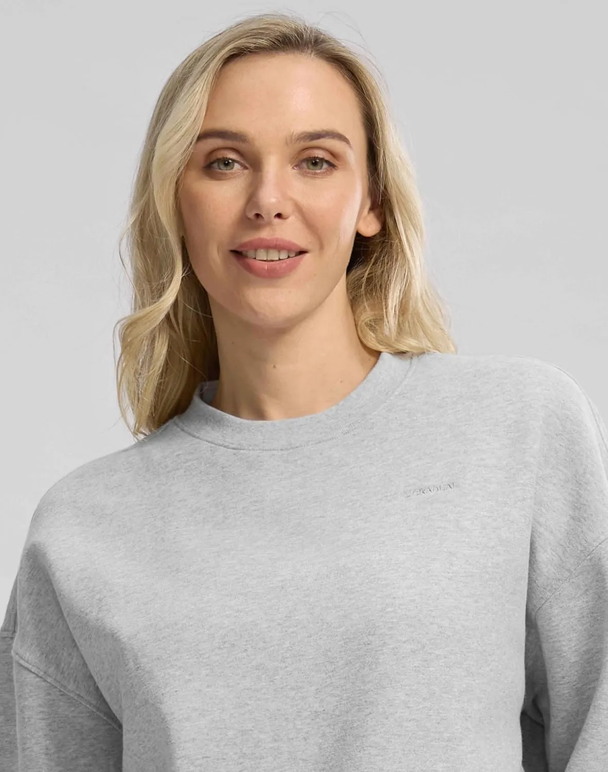 G Gradual Women's Crewneck Sweatshirts Oversized Cotton-blend Fleece Pullover Sweatshirt for Women Loose Fit