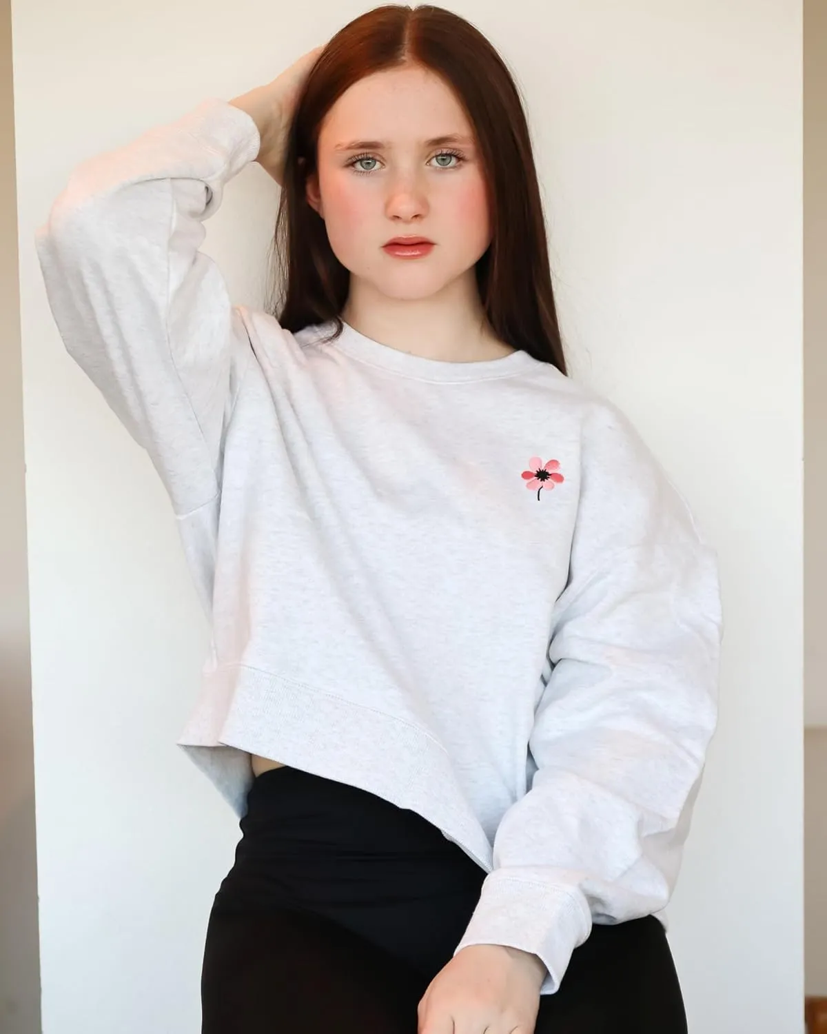 Stelle Cropped Sweatshirt for Women Crewneck Pullover Tops Oversized Long Sleeve Lightweight Casual Cotton Sweat Shirts