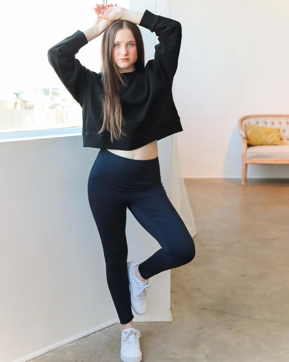 Stelle Cropped Sweatshirts for Women Cotton Long Sleeve Crop Tops Crewneck Pullover Oversized Sweater