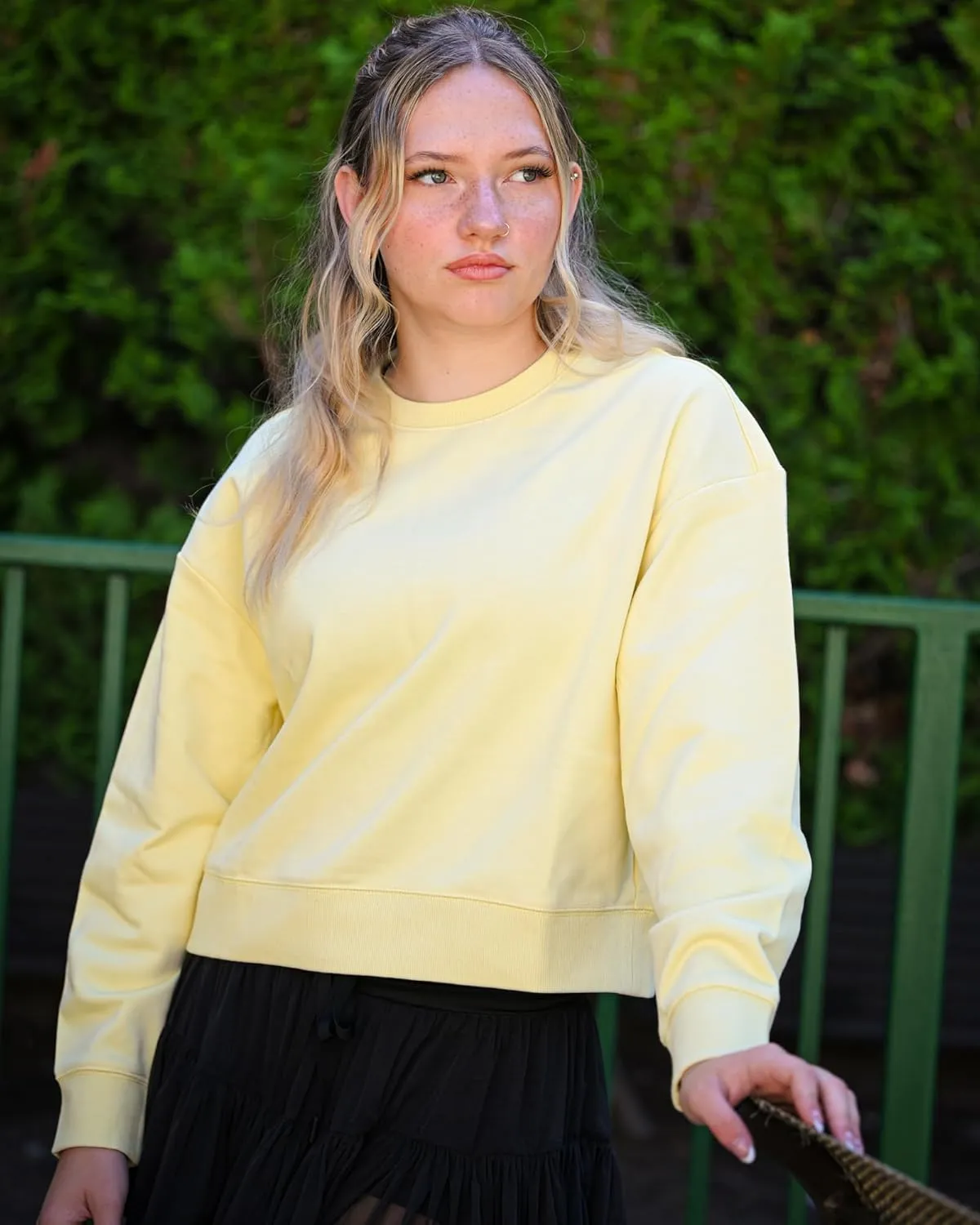 Stelle Cropped Sweatshirts for Women Cotton Long Sleeve Crop Tops Crewneck Pullover Oversized Sweater