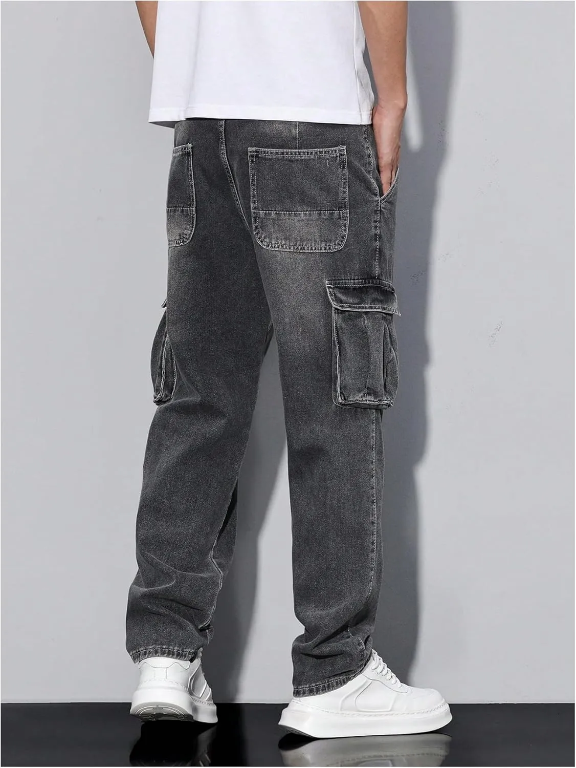 Verdusa Men's Distressed Straight Leg Denim Pants Vintage Jeans with Pockets