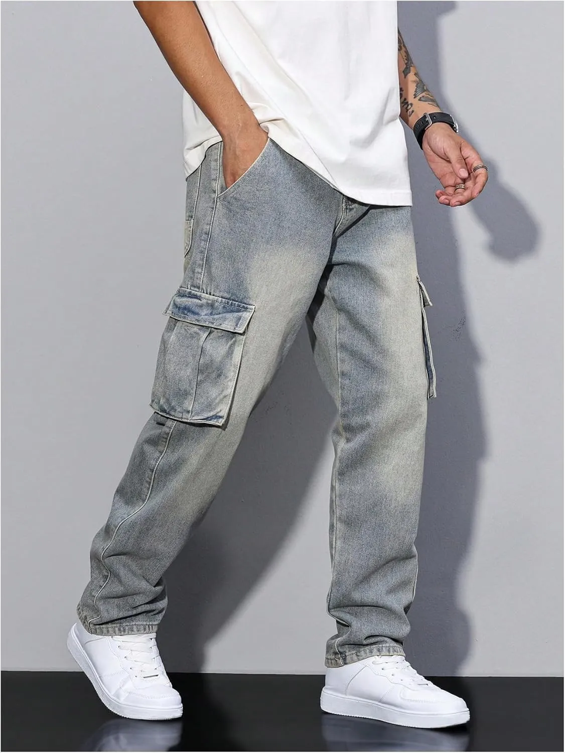 Verdusa Men's Distressed Straight Leg Denim Pants Vintage Jeans with Pockets