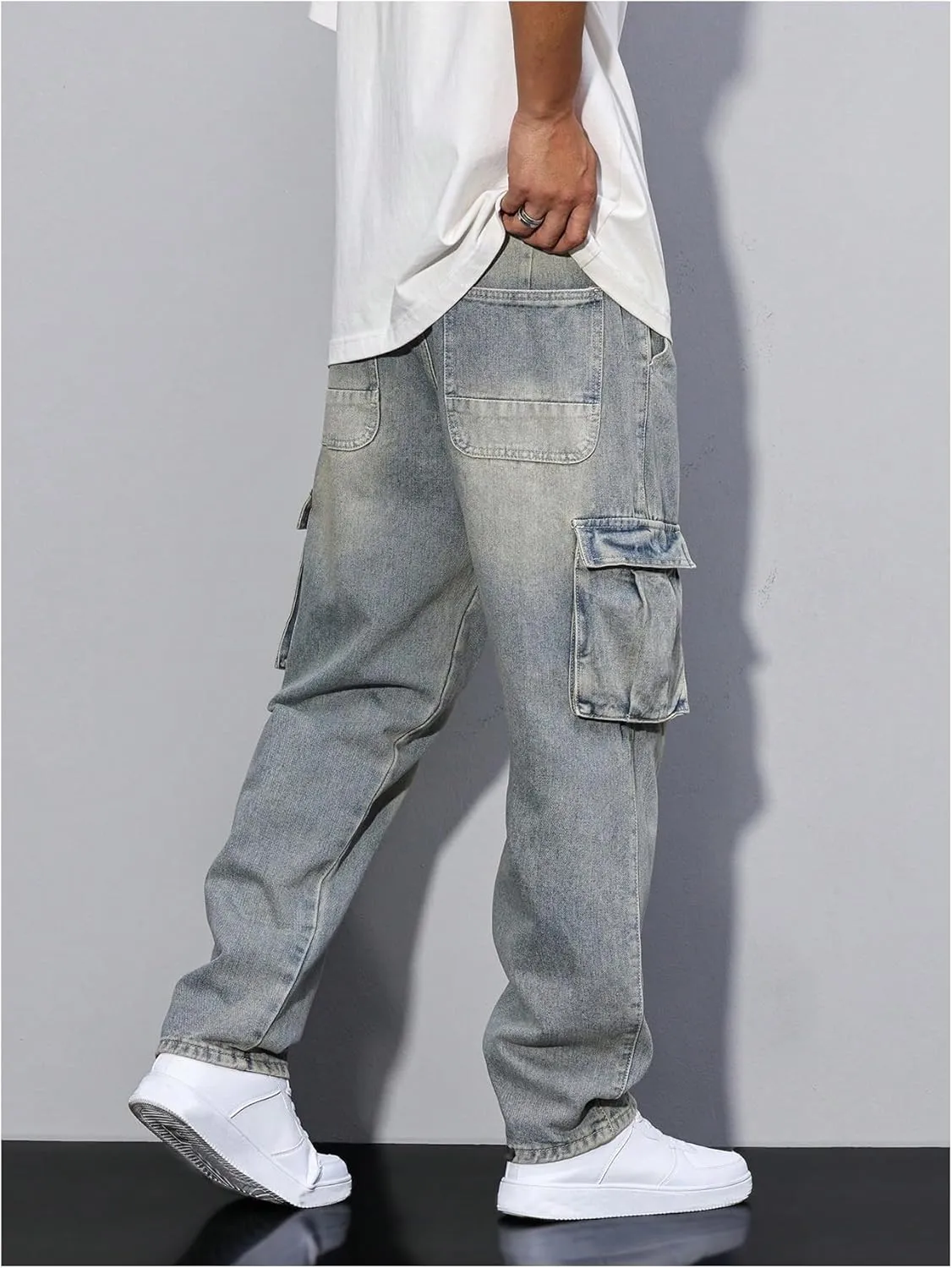 Verdusa Men's Distressed Straight Leg Denim Pants Vintage Jeans with Pockets